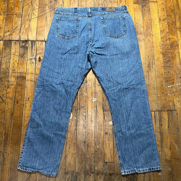 Wrangler Jeans Mens 40x32 Blue Denim Relaxed Fit Straight Leg Medium Wash Pocket - Picture 2 of 10